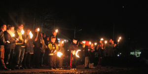 Earth Hour Gråbo 2014 - Fackeltåg