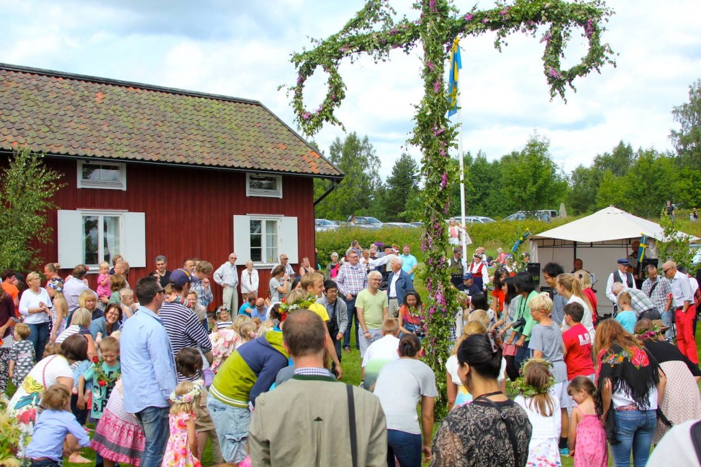 Midsommar 2014 vid Hembygdsstugan. Foto Johan Holst