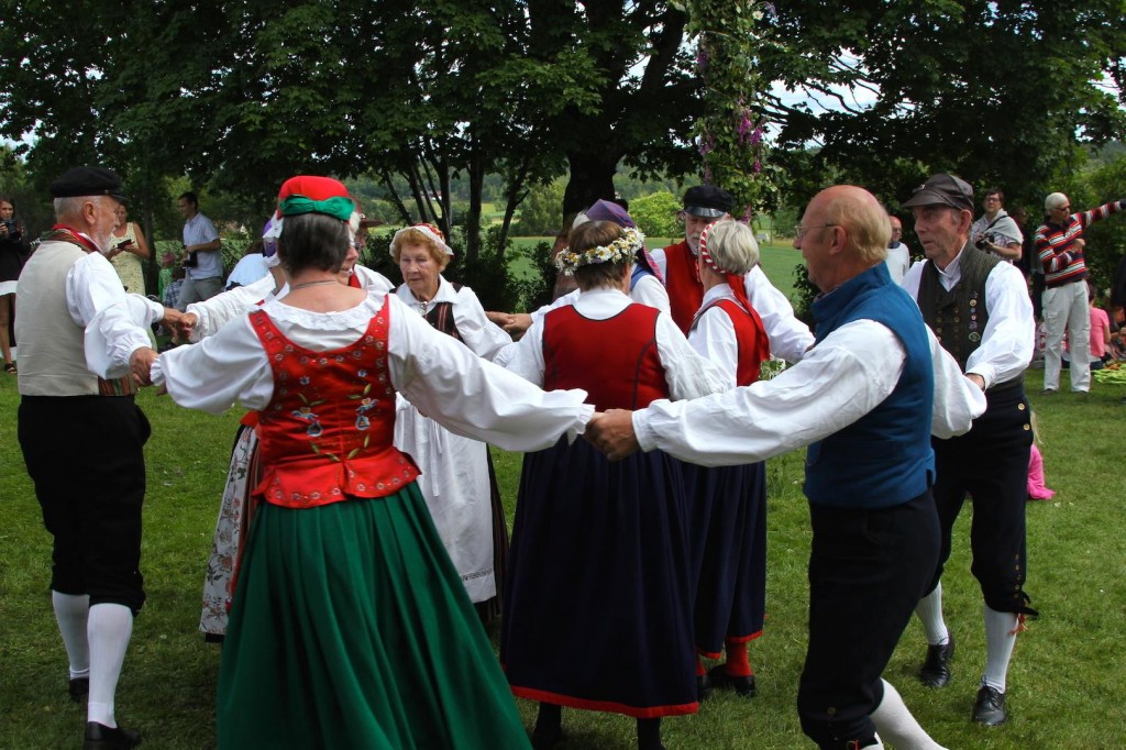 Midsommar 2014 vid Hembygdsstugan. Foto Johan Holst