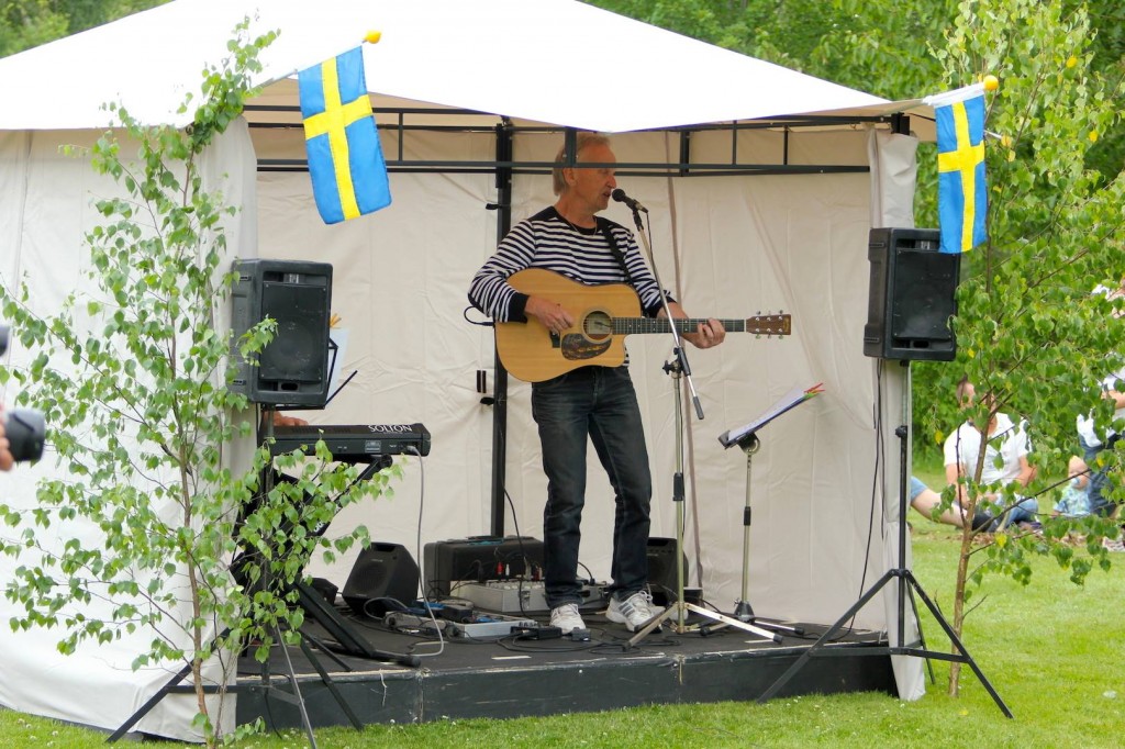 Midsommar 2014 vid Hembygdsstugan. Foto Johan Holst